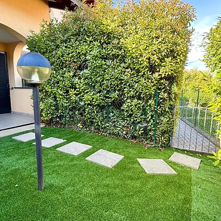 公寓 Starlight House - Garden & Garage - Shared Pool 莱诺