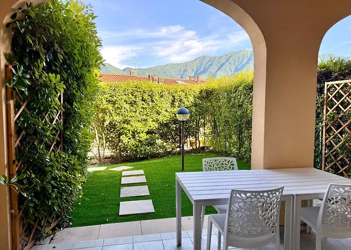 Starlight House - Garden Garage Shared Pool Daire