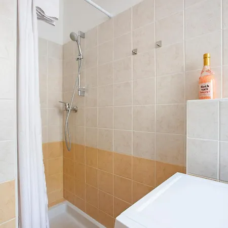 Apartamento Starlight House - Garden Garage Shared Pool
